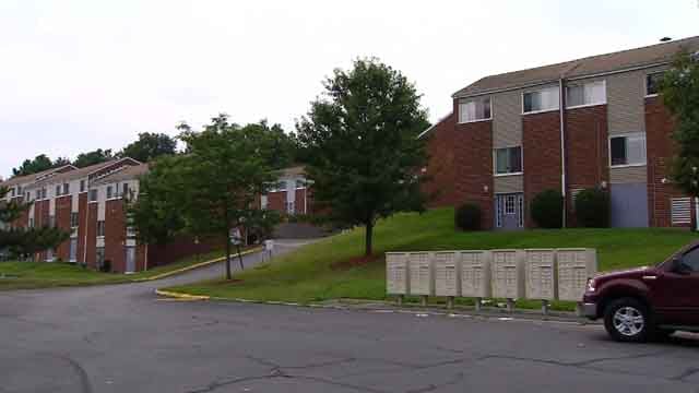 Residents at the apartments on State Pier Road in New London say a man exposed himself to young girls (WFSB)