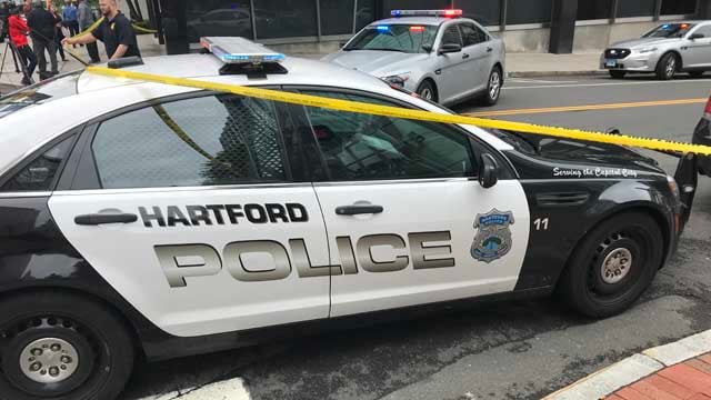 Officer stabbed in neck in Hartford